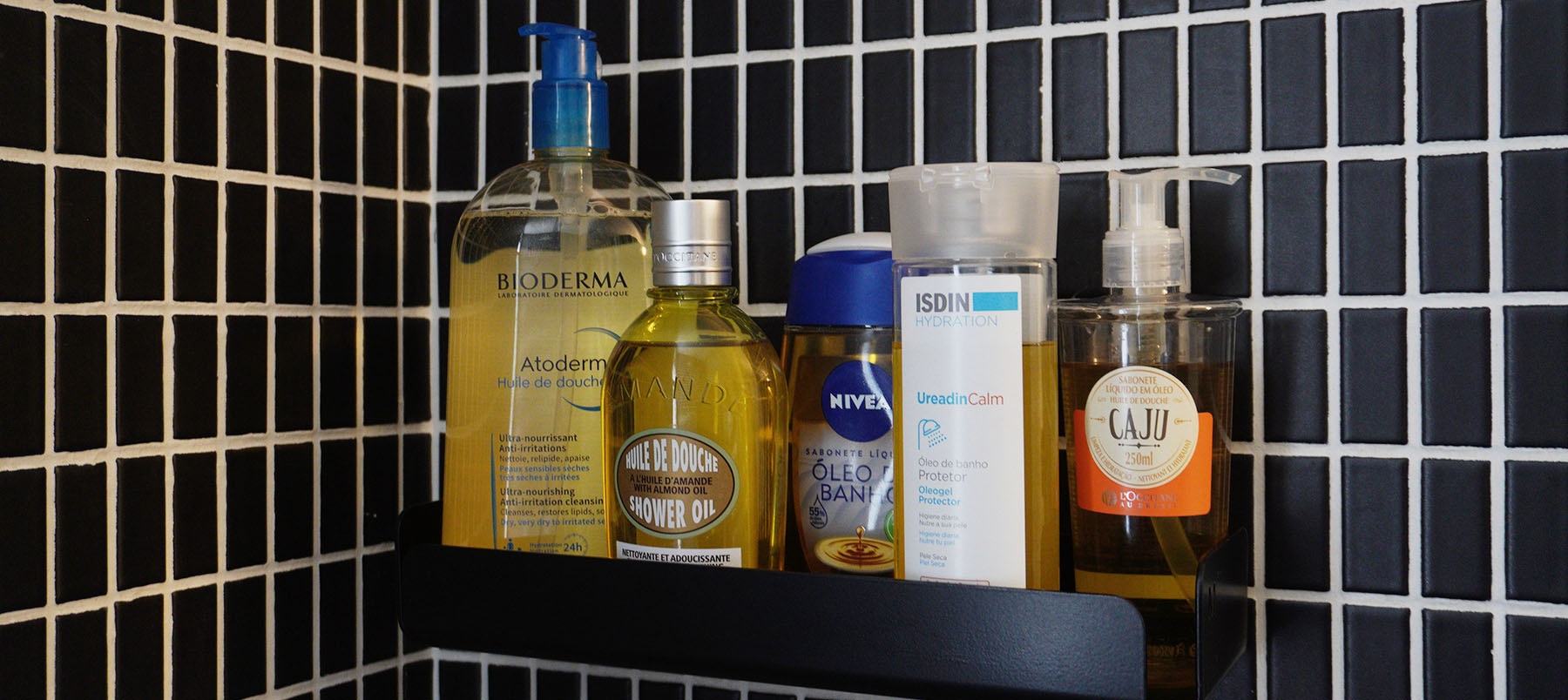5 óleos de banho testados e aprovados por quem ama se hidratar no chuveiro